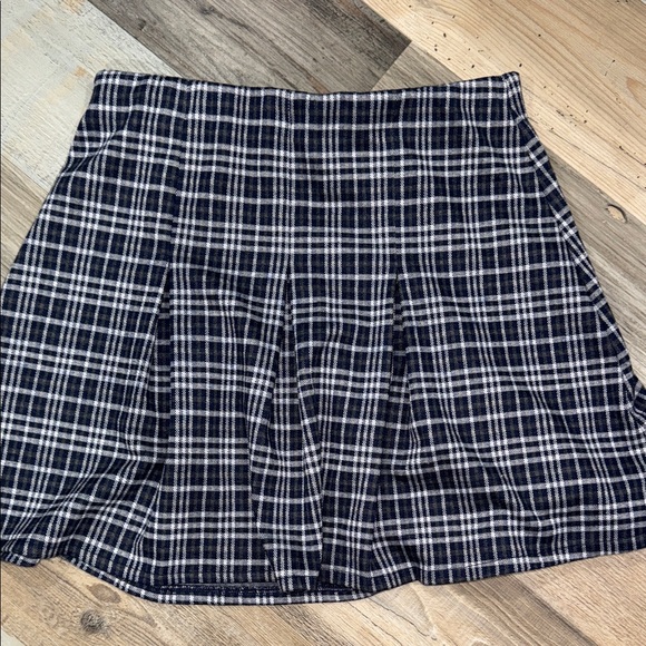 art class Black and White Plaid Skirt - Picture 4 of 5